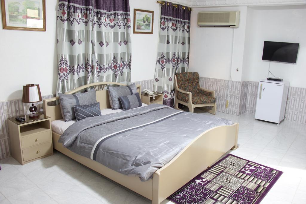 Hill View Hotel Mccarthy Hills Botianaw Zewnętrze zdjęcie