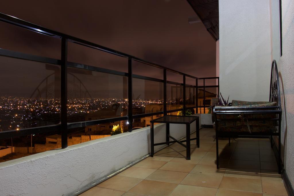 Hill View Hotel Mccarthy Hills Botianaw Zewnętrze zdjęcie