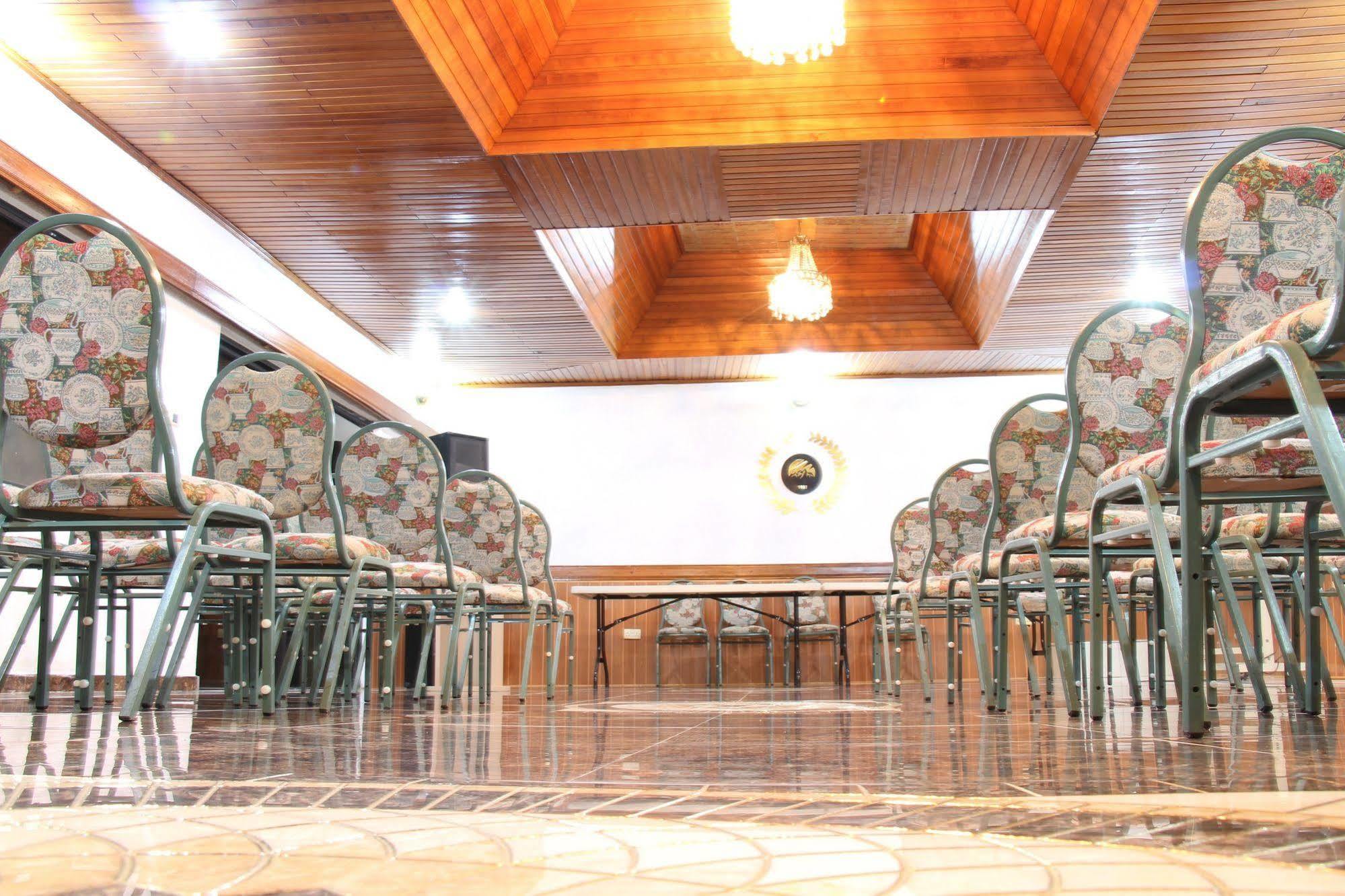Hill View Hotel Mccarthy Hills Botianaw Zewnętrze zdjęcie