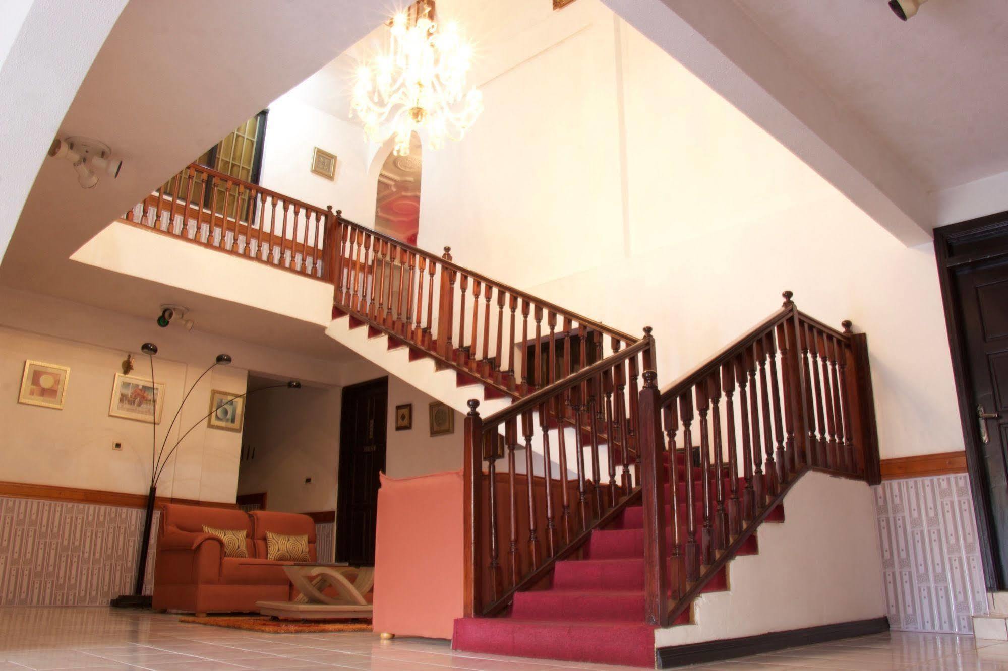 Hill View Hotel Mccarthy Hills Botianaw Zewnętrze zdjęcie